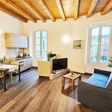 아파트 Plaza Deluxe Modern Center House - View - Privacy